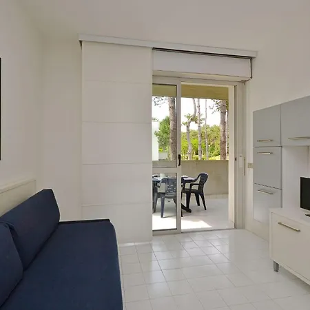 Apartment Adorable With Pool Lignano Sabbiadoro